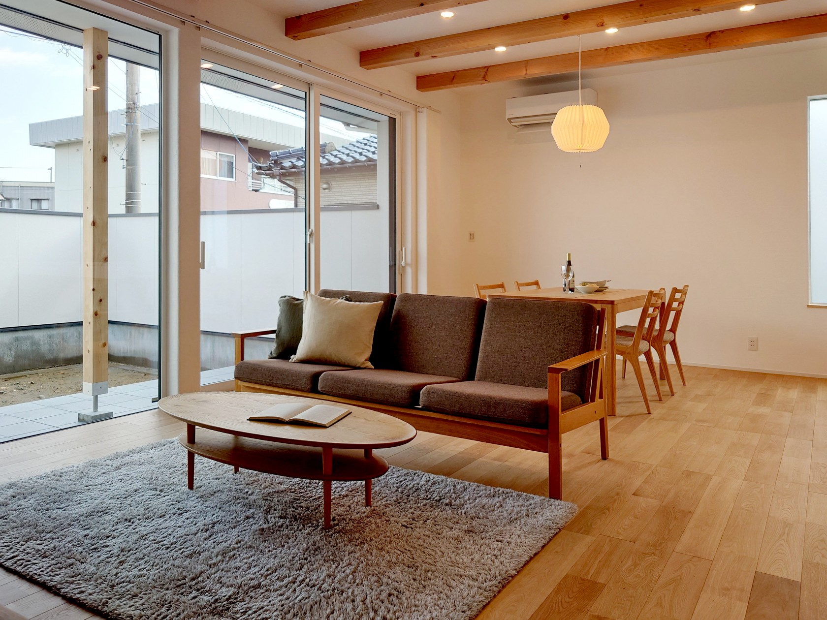 レンタル家具　おしゃれ　富山　無垢材　ミヤモト家具　完成見学会